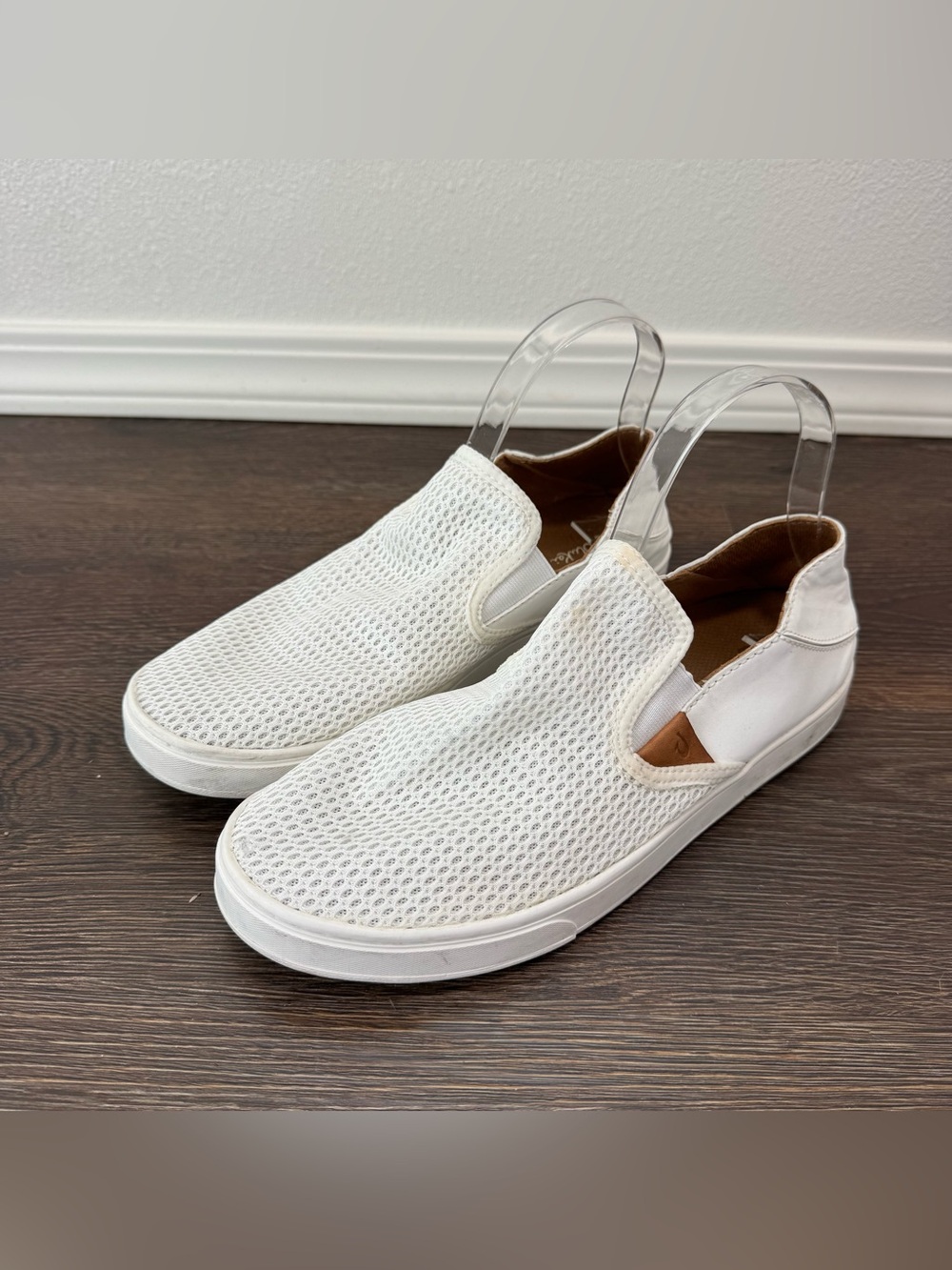 OluKai Pehuea Women's Slip On Sneakers White Leather Mesh Size 10